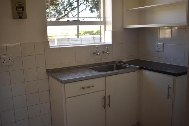 To Let 1 Bedroom Property for Rent in Bergvliet Western Cape
